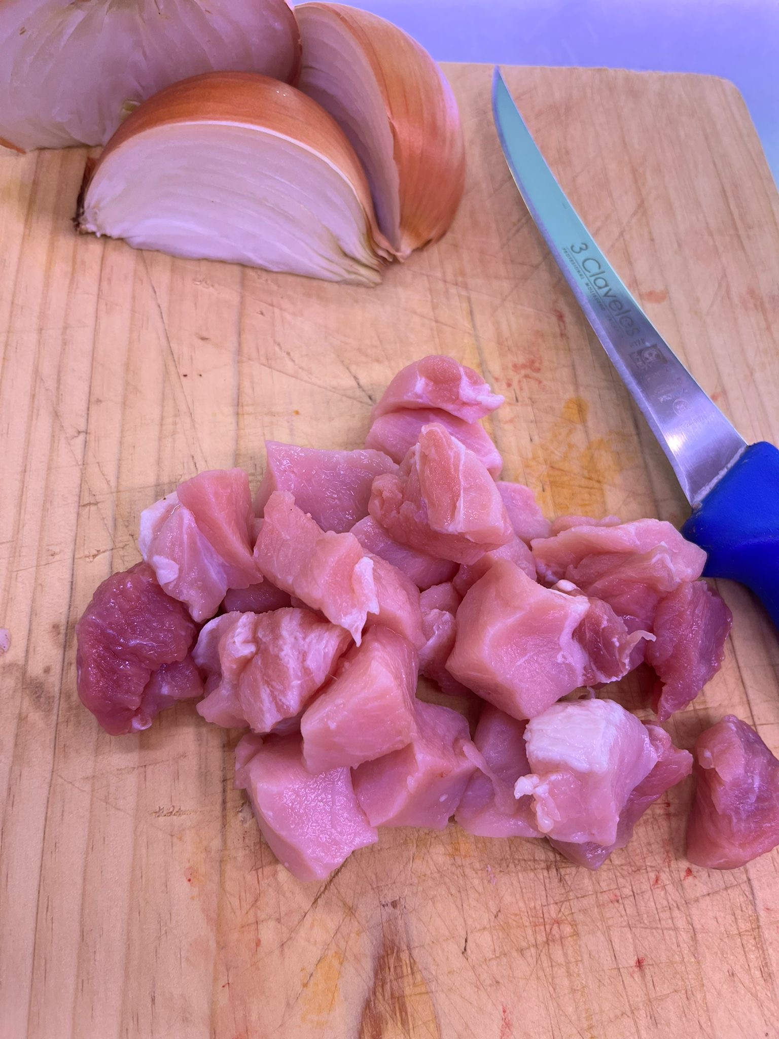 Dados de Magro de Cerdo para Estofar